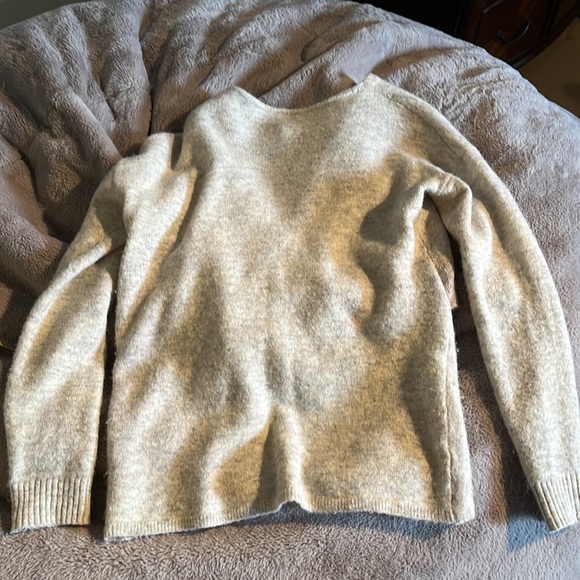 Aritzia Babaton sweater - Picture 6 of 6